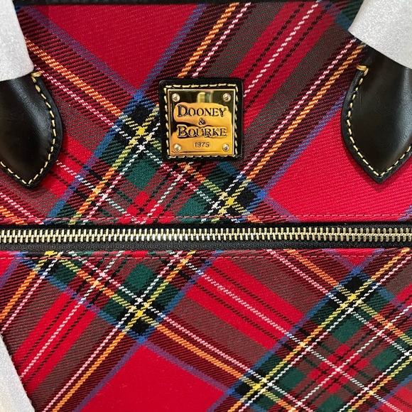 🆕 Dooney & Bourne Tartan Red Plaid Tote Bag - Picture 7 of 15